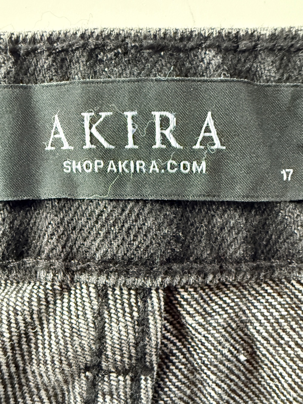 Akira RARE Queen Of Hearts Printed & Embellished Denim Jeans Pants Size 33/17 - Picture 3 of 15